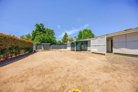 318 Tan Oak Drive Medford OR 97504