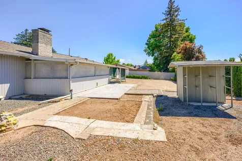 318 Tan Oak Drive Medford OR 97504