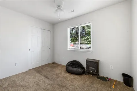 940-944 Laurel Street Central Point OR 97502