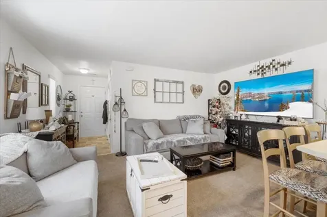 940-944 Laurel Street Central Point OR 97502