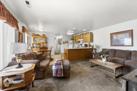 940-944 Laurel Street Central Point OR 97502