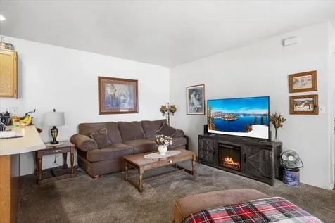 940-944 Laurel Street Central Point OR 97502