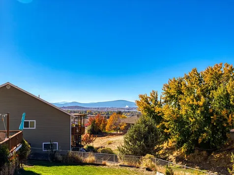 198 Crestdale Way Klamath Falls OR 97603