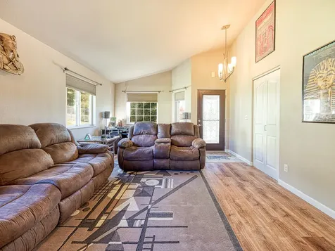 198 Crestdale Way Klamath Falls OR 97603