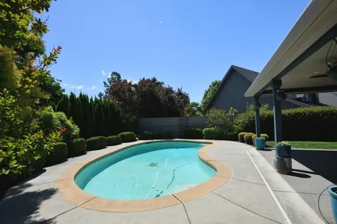 2174 Duncan Drive Medford OR 97504
