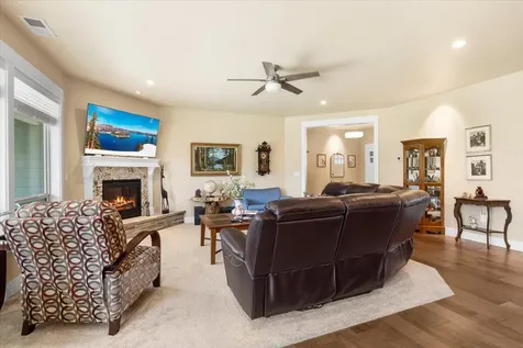 2668 Farmington Avenue Medford OR 97504