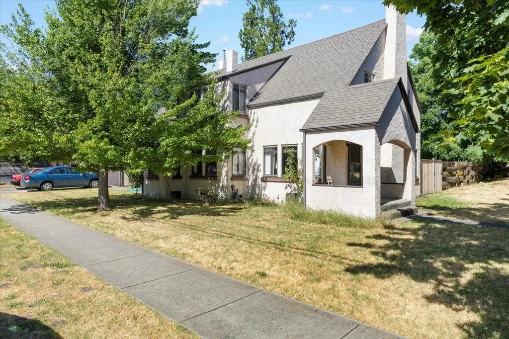 395 Helman Street Ashland OR 97520