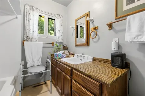 395 Helman Street Ashland OR 97520