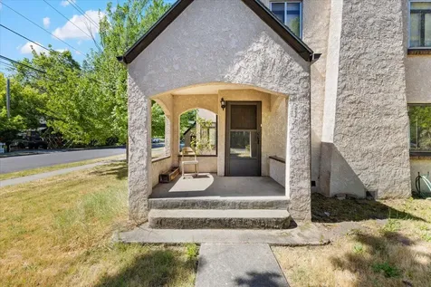 395 Helman Street Ashland OR 97520