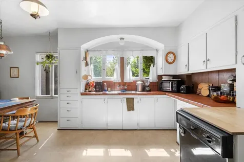 395 Helman Street Ashland OR 97520
