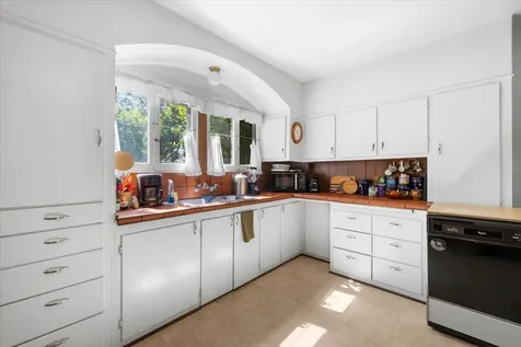 395 Helman Street Ashland OR 97520