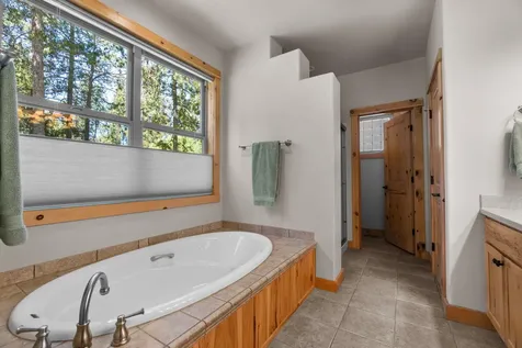 55851 Wood Duck Drive Bend OR 97707