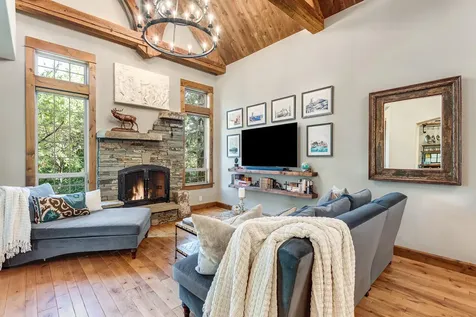 61256 Gorge View Street Bend OR 97702