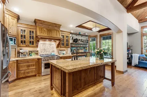 61256 Gorge View Street Bend OR 97702
