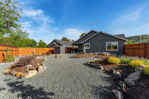 2059 SW Ford Street Grants Pass OR 97526