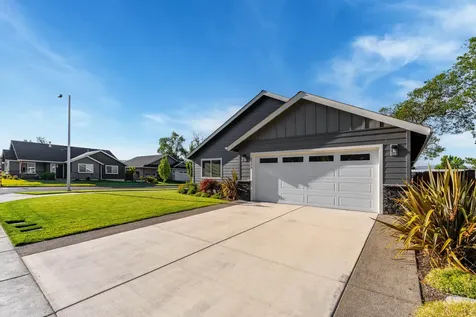 2059 SW Ford Street Grants Pass OR 97526