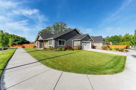 2059 SW Ford Street Grants Pass OR 97526
