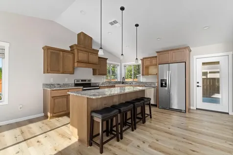 2059 SW Ford Street Grants Pass OR 97526