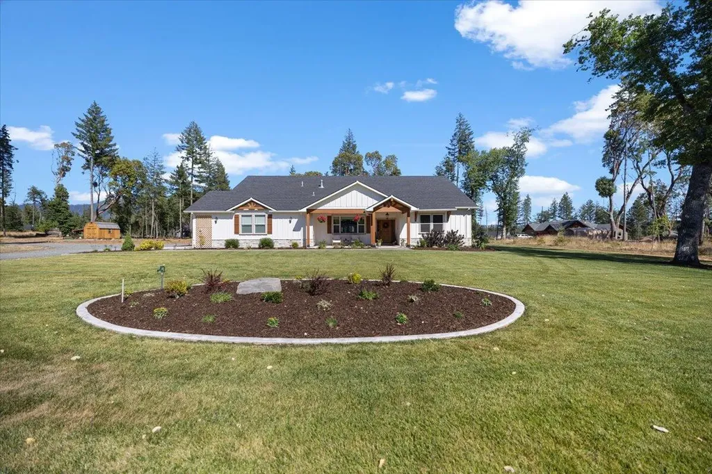 1323 Ellison Loop Merlin OR 97532