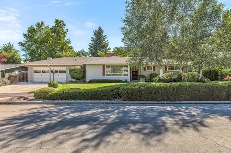 1418 Larkspur Avenue Medford OR 97504