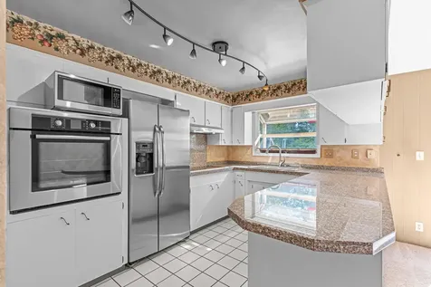 1418 Larkspur Avenue Medford OR 97504