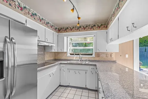 1418 Larkspur Avenue Medford OR 97504
