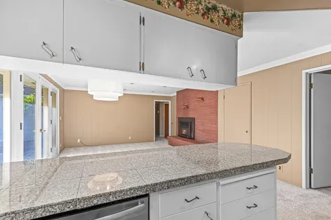1418 Larkspur Avenue Medford OR 97504