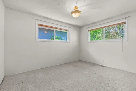 1418 Larkspur Avenue Medford OR 97504