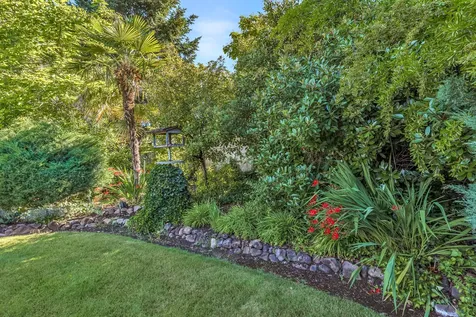 1418 Larkspur Avenue Medford OR 97504