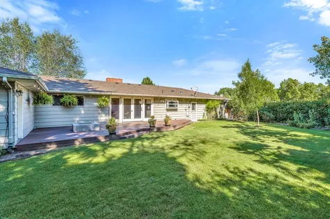 1418 Larkspur Avenue Medford OR 97504