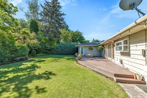 1418 Larkspur Avenue Medford OR 97504