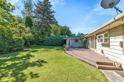 1418 Larkspur Avenue Medford OR 97504