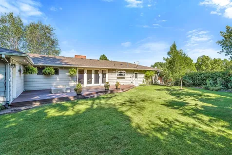 1418 Larkspur Avenue Medford OR 97504