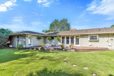 1418 Larkspur Avenue Medford OR 97504
