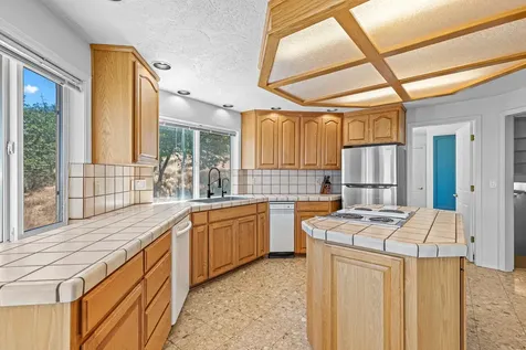 4958 Pioneer Road Medford OR 97501