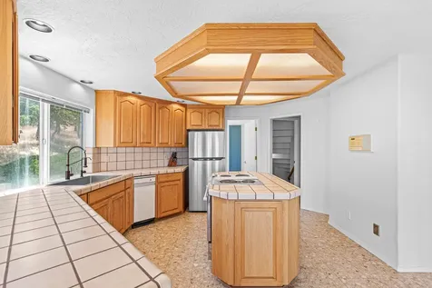 4958 Pioneer Road Medford OR 97501