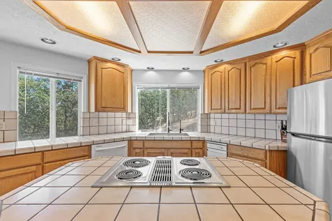 4958 Pioneer Road Medford OR 97501