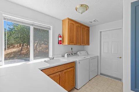4958 Pioneer Road Medford OR 97501