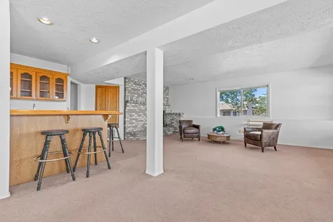 4958 Pioneer Road Medford OR 97501