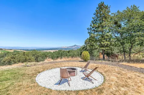 4958 Pioneer Road Medford OR 97501