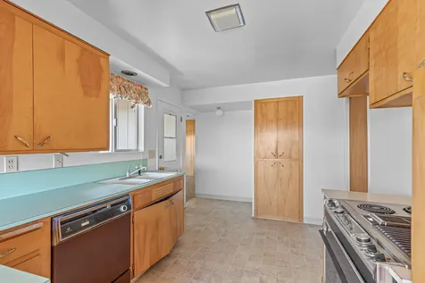 4958 Pioneer Road Medford OR 97501