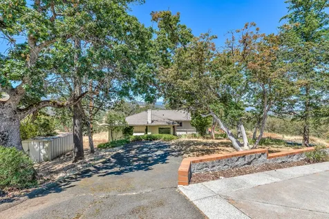4958 Pioneer Road Medford OR 97501
