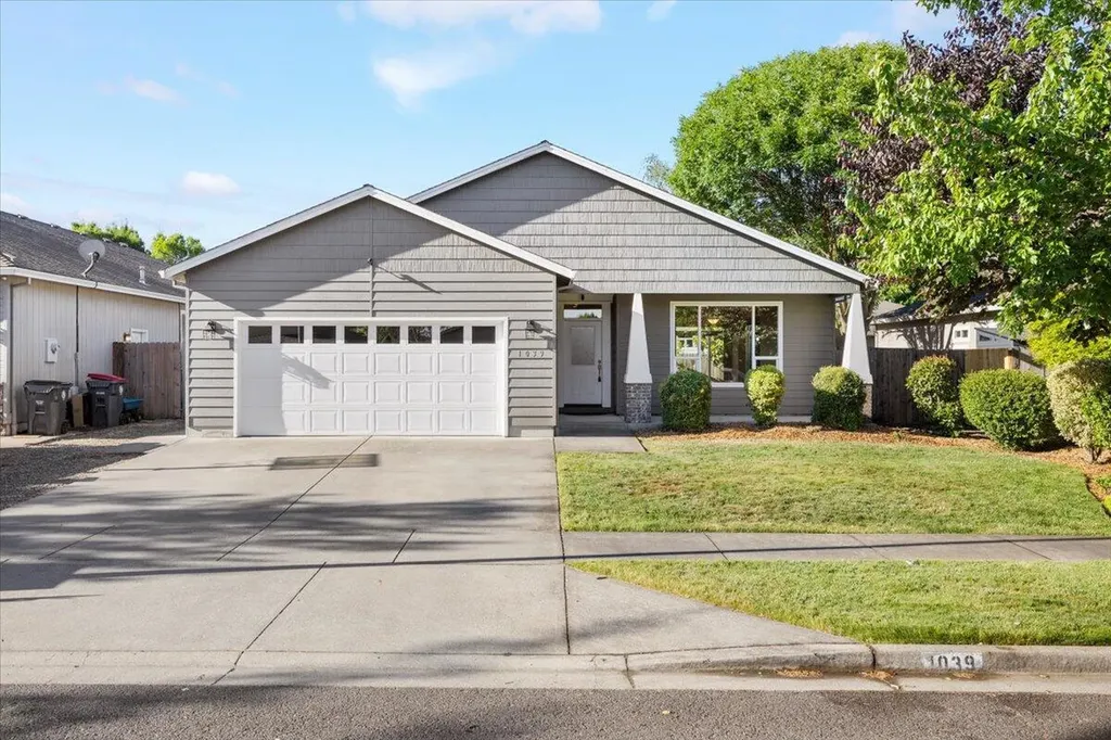 1039 Newcastle Street Medford OR 97501