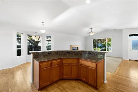 1039 Newcastle Street Medford OR 97501