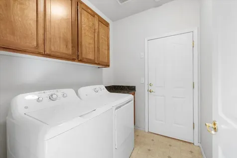1039 Newcastle Street Medford OR 97501