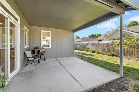 1039 Newcastle Street Medford OR 97501