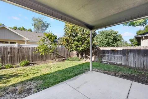1039 Newcastle Street Medford OR 97501