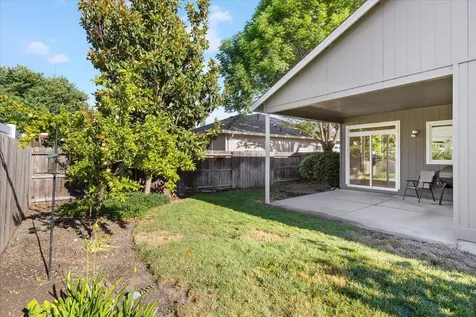 1039 Newcastle Street Medford OR 97501