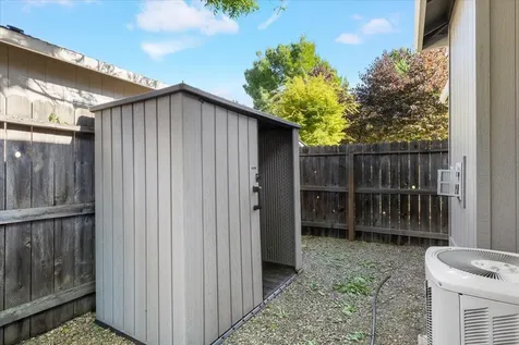 1039 Newcastle Street Medford OR 97501