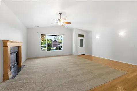 1039 Newcastle Street Medford OR 97501